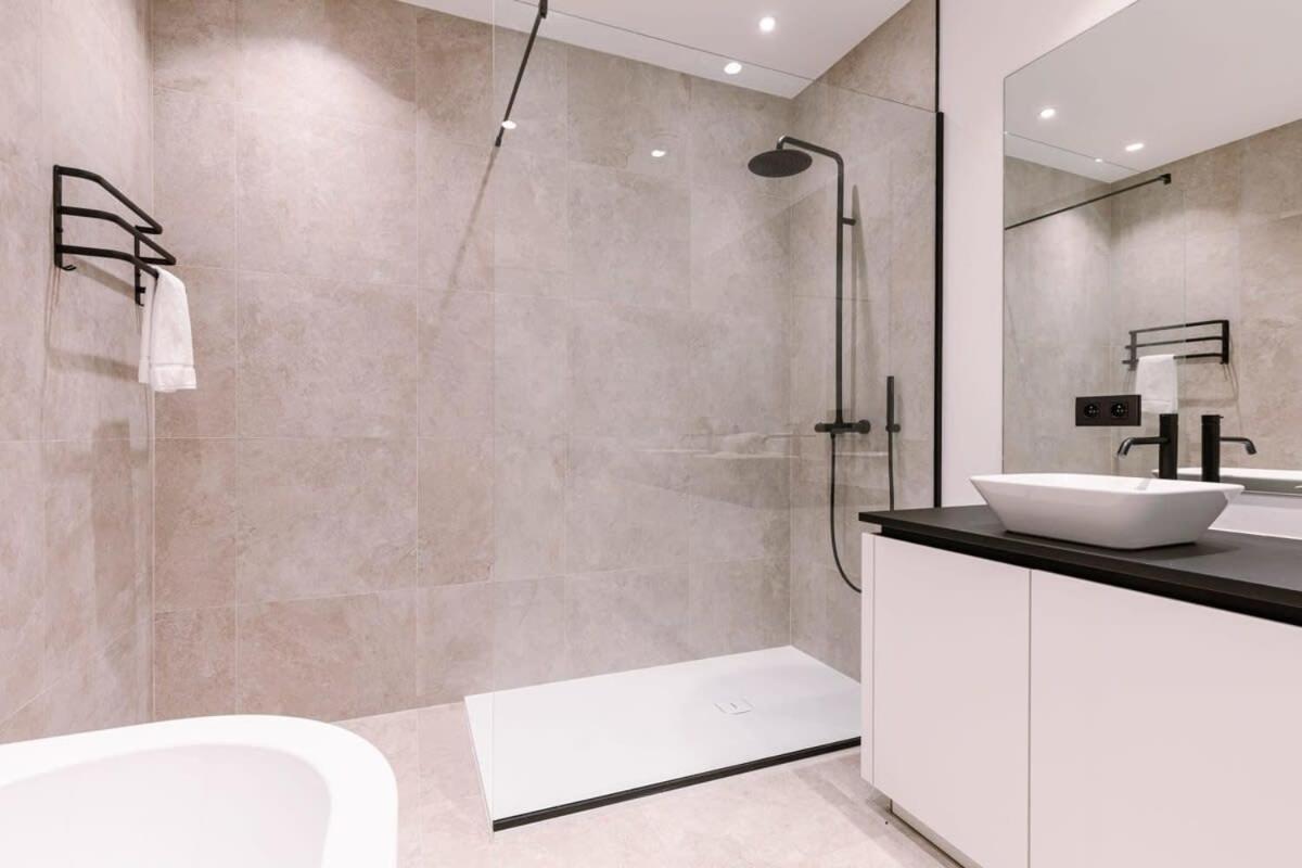 Luxurious Apartment In Town House Near The Beach Blankenberge Buitenkant foto
