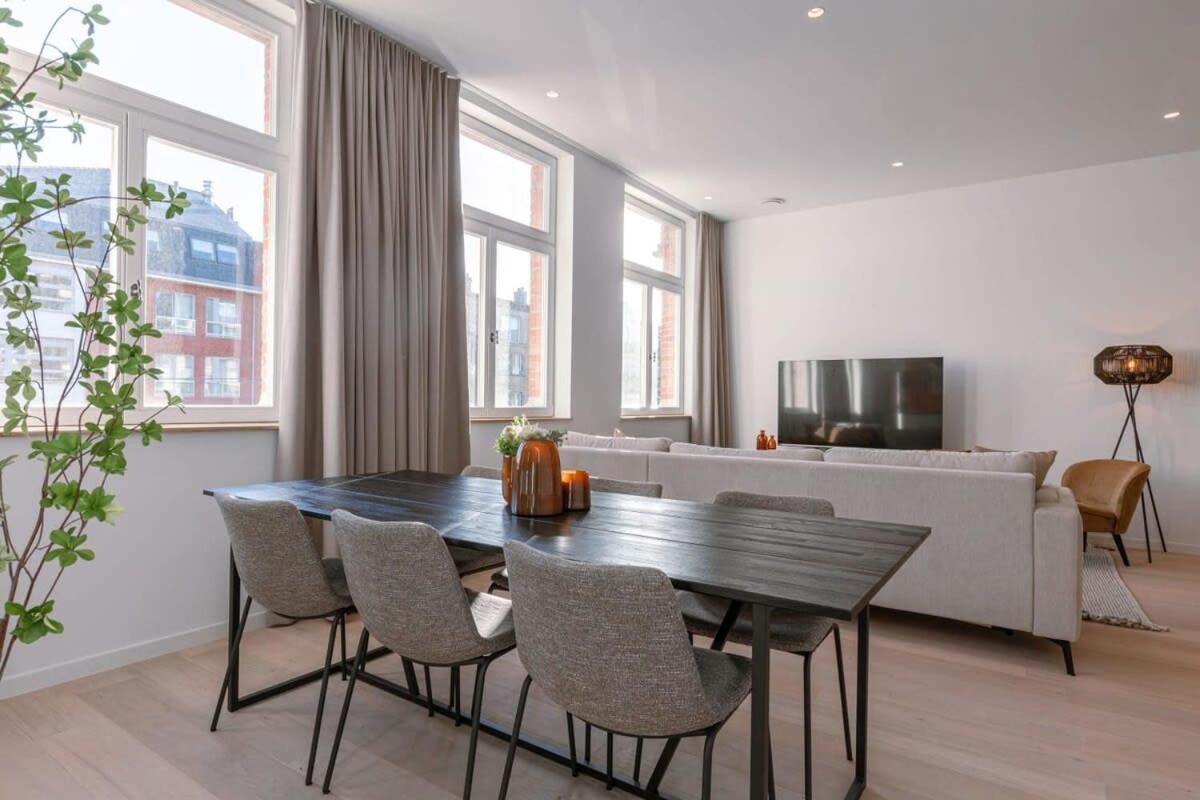 Luxurious Apartment In Town House Near The Beach Blankenberge Buitenkant foto